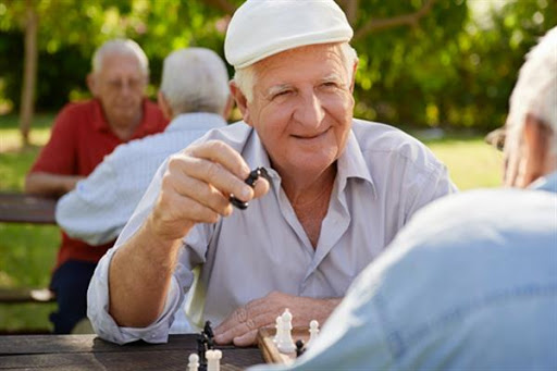 فواید شگفت انگیز شطرنج برای سالمندان
