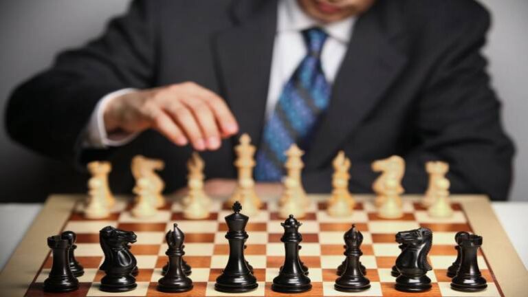 آموزش مقدماتی و حرفه ای شطرنج در مدرسه شطرنج ایران