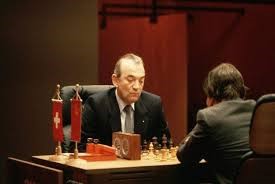 آناتولی کارپف ( دوازدهمین قهرمان رسمی شطرنج جهان )