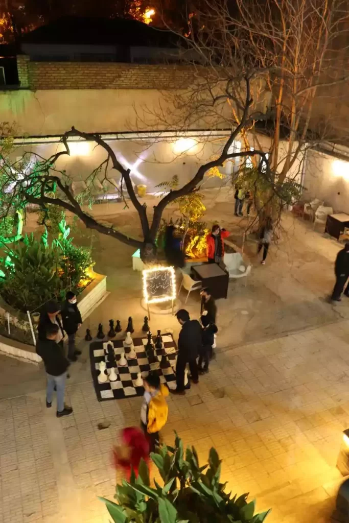 شب مسابقات شطرنج در باشگاه شطرنج ایران