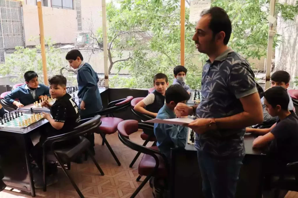 کلاس شطرنج در باشگاه شطرنج ایران